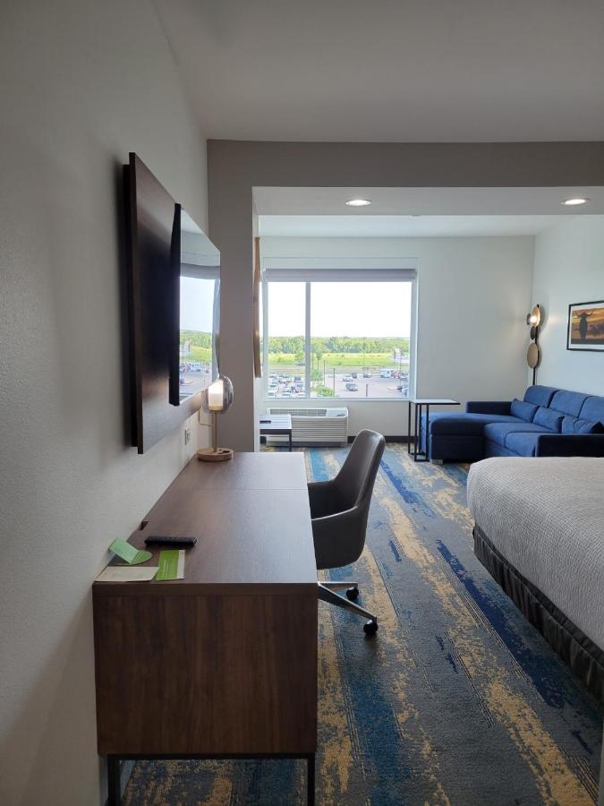 La Quinta Inn & Suites By Wyndham Terrell Esterno foto